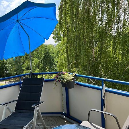 Aquamarin - Charmantes Appartement Mit Balkon Rostock Bagian luar foto