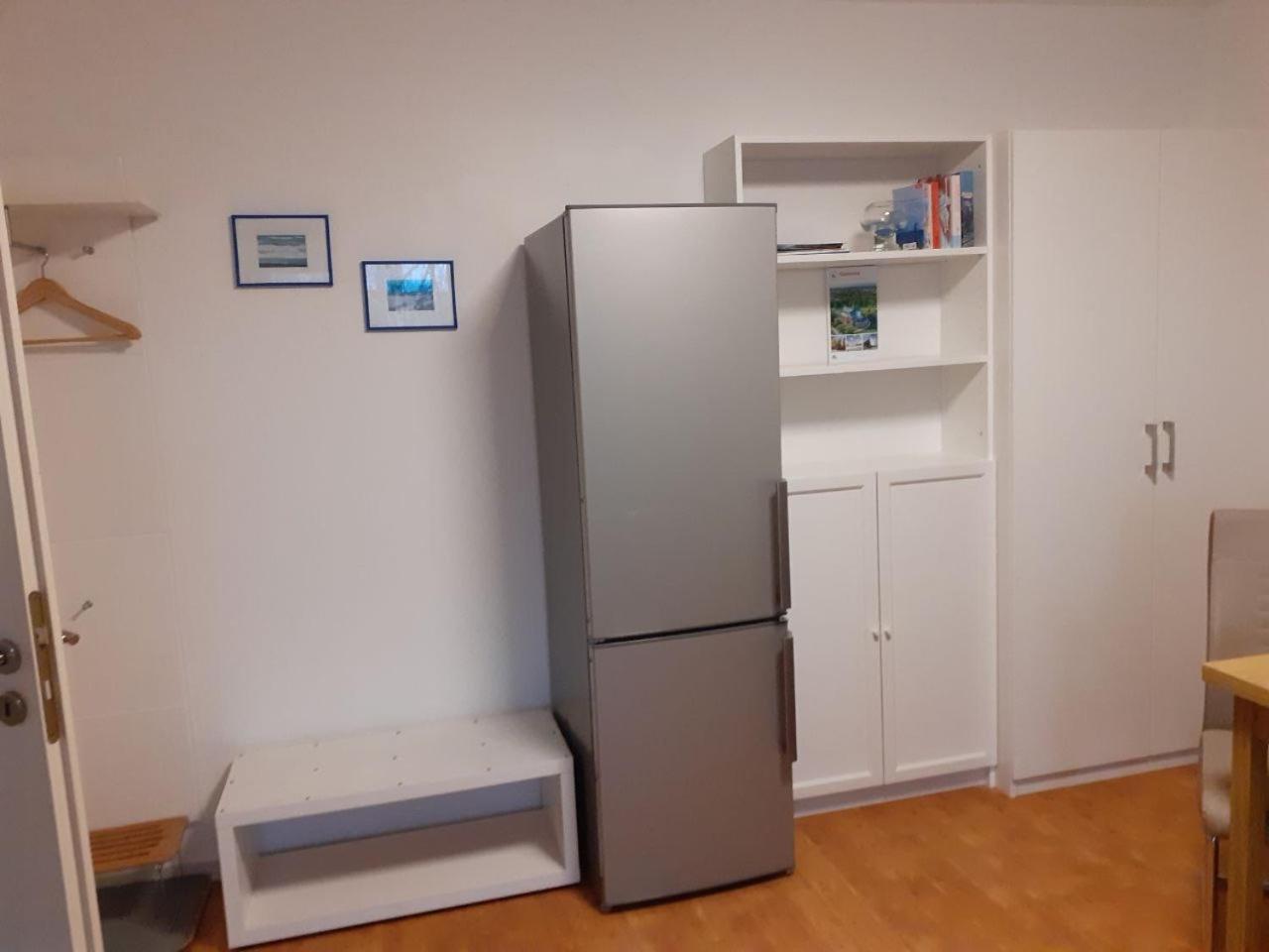 Aquamarin - Charmantes Appartement Mit Balkon Rostock Bagian luar foto